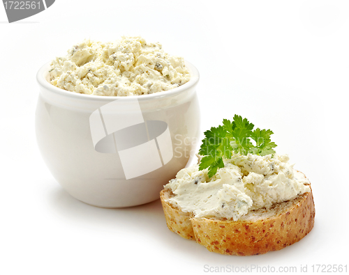 Image of bread with fresh cream cheese