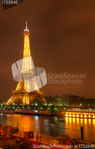 Image of Eifel Tower by night