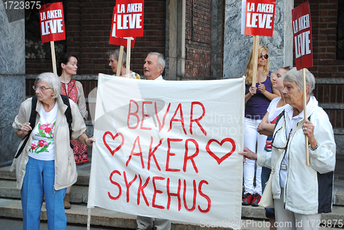 Image of Protest against the sale of Aker hospital