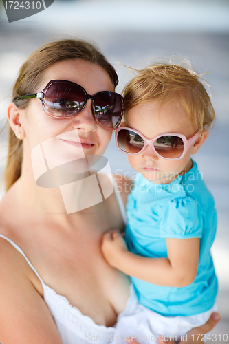 Image of Mother and daughter