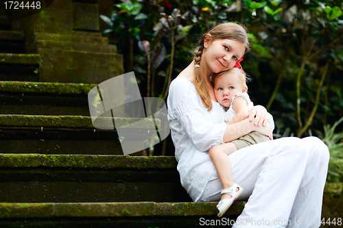 Image of Mother and daughter