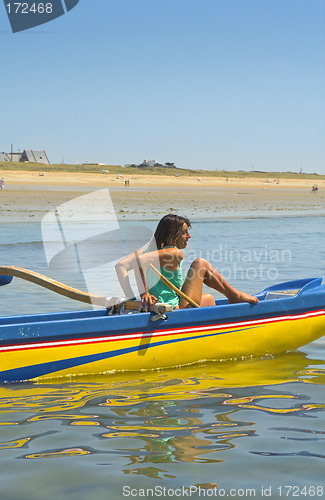 Image of woman in pirogue