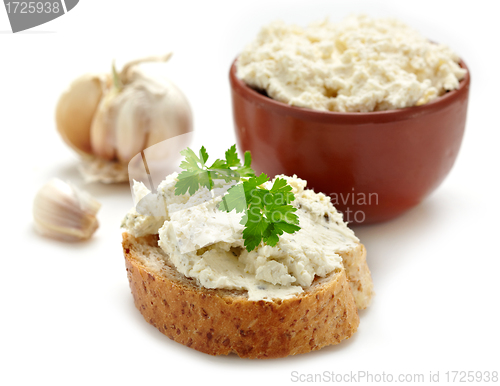 Image of bread with fresh cream cheese