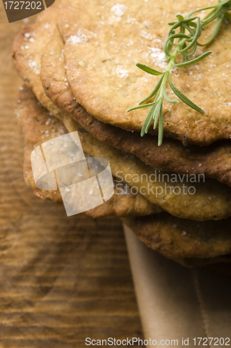 Image of Homemade rustical crackers with rosemary