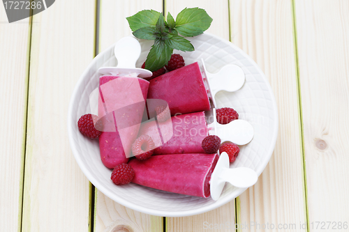 Image of raspberry ice creams