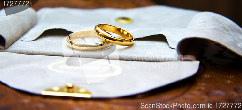 Image of Gold wedding rings