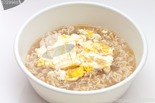 Image of Instant noodles with fried egg