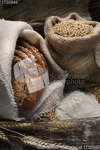 Image of 	Bread and wheat ears