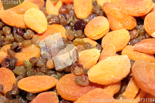 Image of raisins and dried apricots