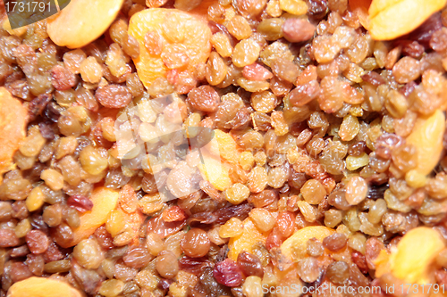 Image of raisins and dried apricots