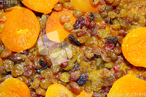 Image of raisins and dried apricots