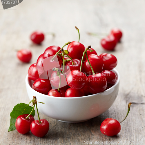 Image of fresh red cherries