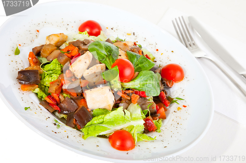 Image of salad with mushrooms and chicken