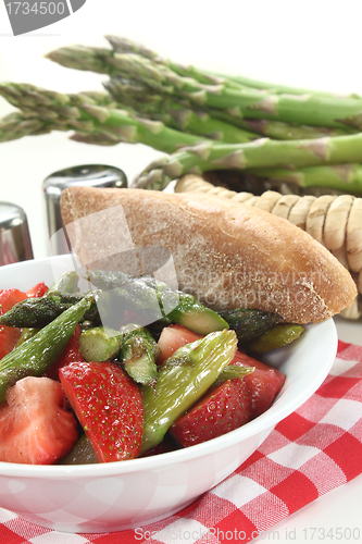 Image of asparagus strawberry salad
