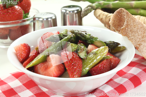 Image of asparagus strawberry salad