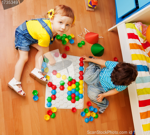 Image of Kids and puzzle