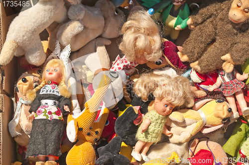 Image of bric-a-brac market with dolls