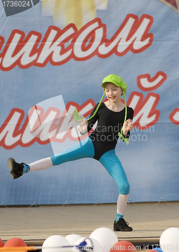 Image of ensemble of culture dance Rainbow kids