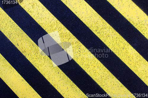 Image of Yellow road mark