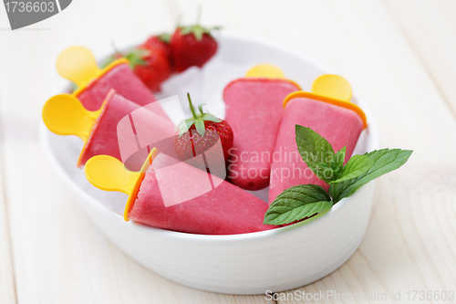 Image of strawberry ice cream