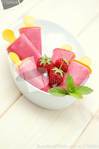 Image of strawberry ice cream