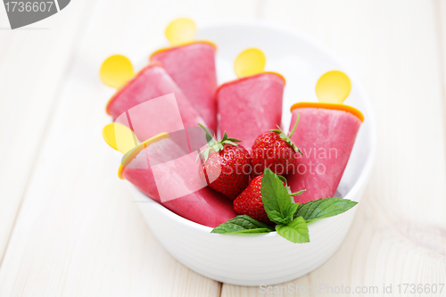 Image of strawberry ice cream