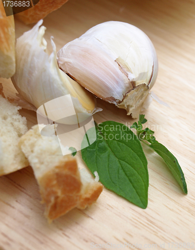 Image of Garlic with bread