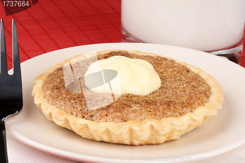 Image of Walnut mini tart with mascarpone