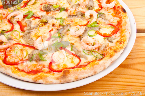 Image of pizza with shrimps