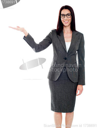 Image of Isolated woman presenting copyspace