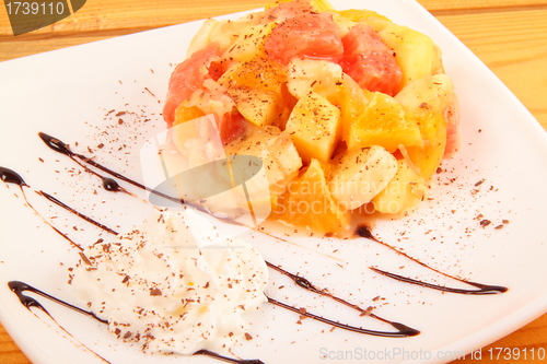 Image of Ice cream and fruits