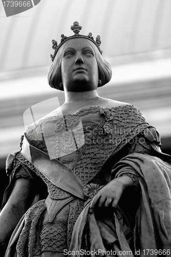 Image of Isabel II statue