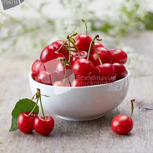 Image of fresh red cherries