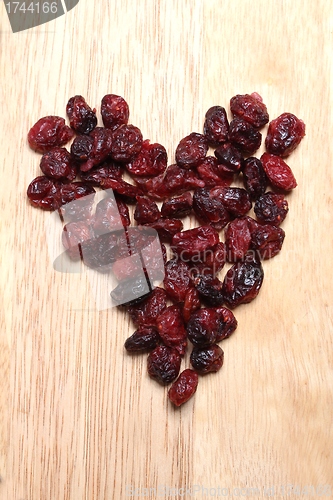 Image of dried cranberrie heart