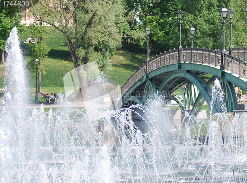 Image of high fountain in moscow city park