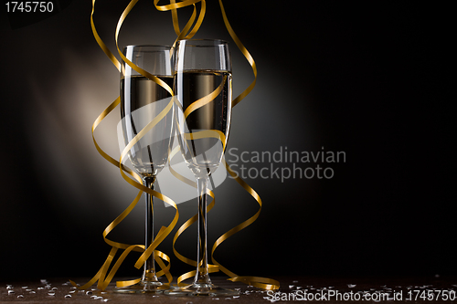 Image of Pair glass of champagne