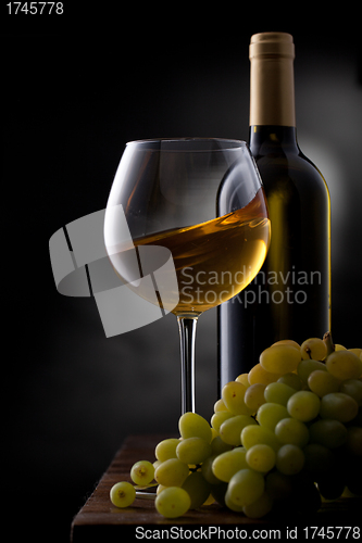 Image of Yellow wine