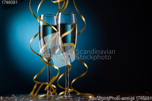 Image of Pair glass of champagne