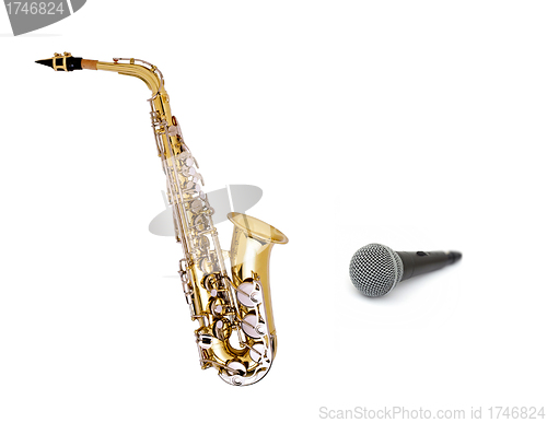 Image of sax with microphone