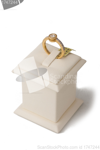 Image of Gold diamond ring