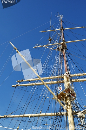 Image of Mast on a sailship