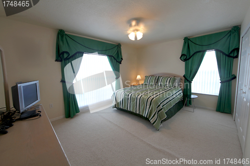 Image of Queen Master Bedroom