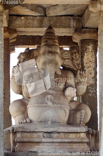 Image of sculpture at Kadalekalu Ganesha Temple