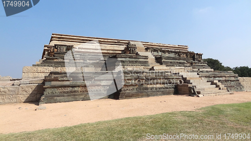 Image of watchtower ruin at Vijayanagara