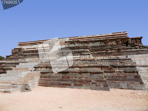 Image of watchtower ruin at Vijayanagara