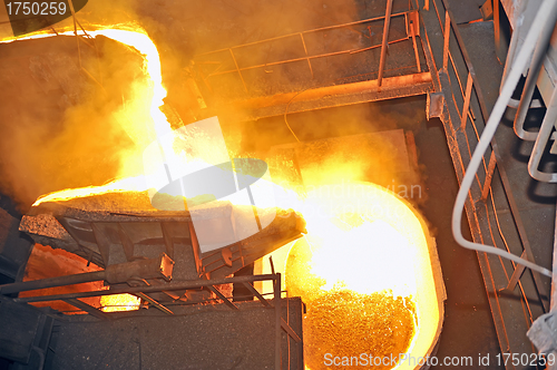 Image of pouring molten steel