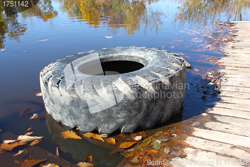 Image of The big tire from the car.