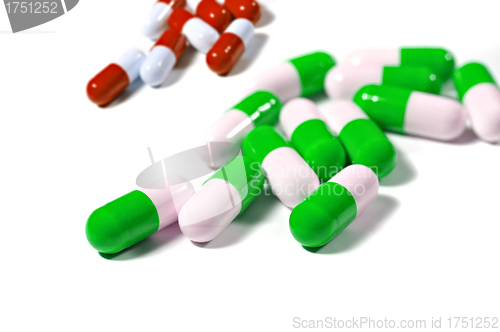 Image of Scattered medicinal capsule