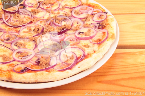 Image of onion pizza