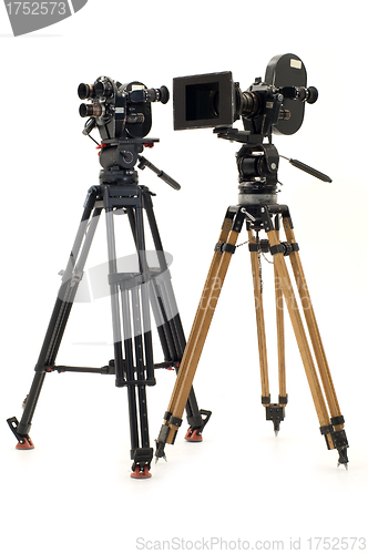 Image of Two professional 35ï¿½ï¿½ of the film-chamber and tripod.
